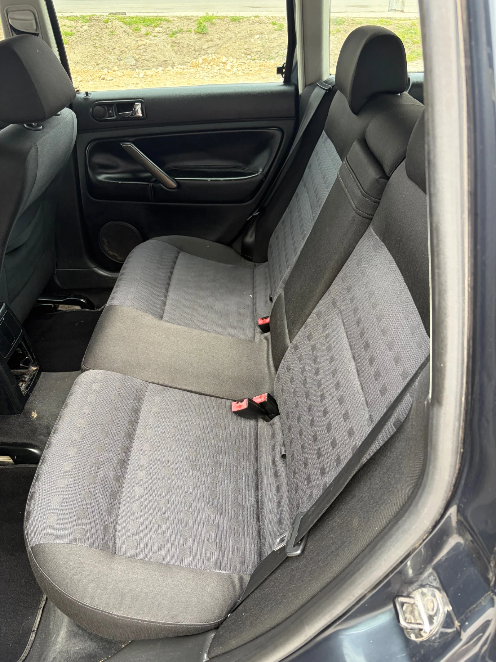 VW Passat 1.9 131 ps, снимка 11 - Автомобили и джипове - 54039175