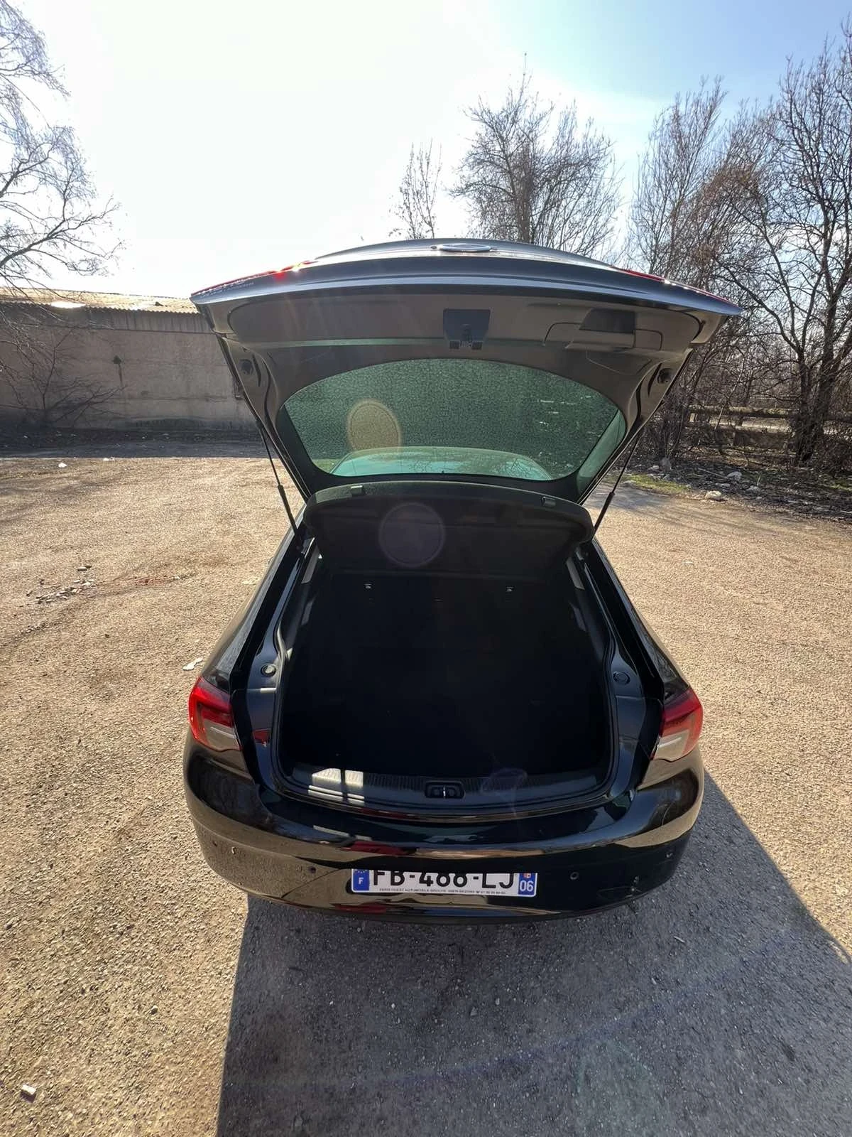 Opel Insignia 1.6/136 кс/ АВТОМАТИК, снимка 4 - Автомобили и джипове - 54075287