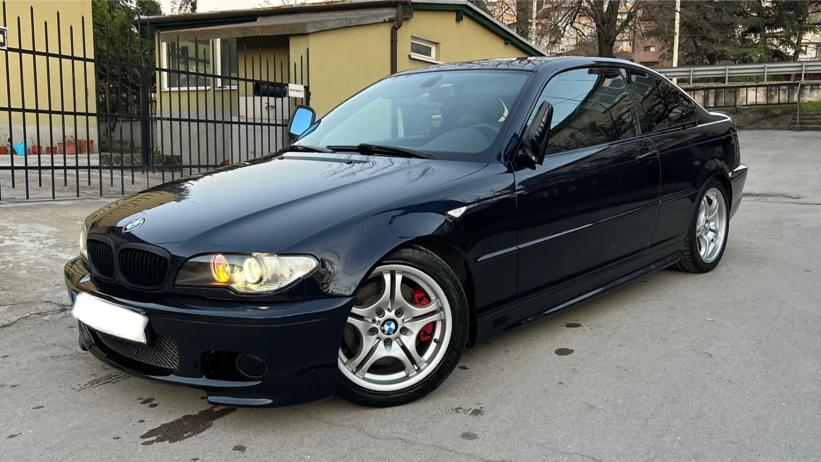 BMW 330 CD 204к.с ///M, снимка 2 - Автомобили и джипове - 54130611