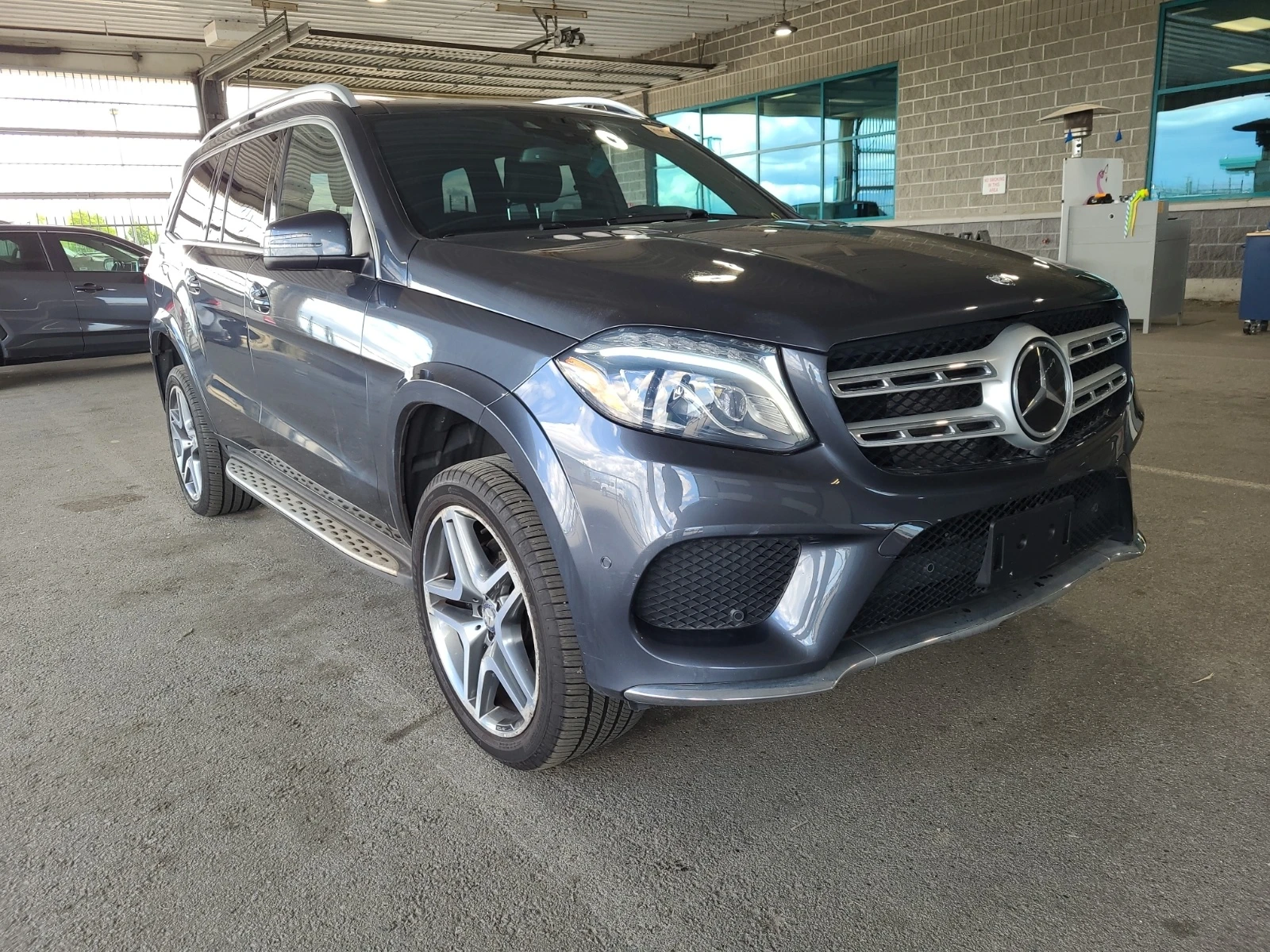 Mercedes-Benz GLS 450 AMG ПАКЕТ * 7 МЕСТЕН * ПАНОРАМА * СЕРВИЗНА ИСТОРИЯ, снимка 2 - Автомобили и джипове - 54631169