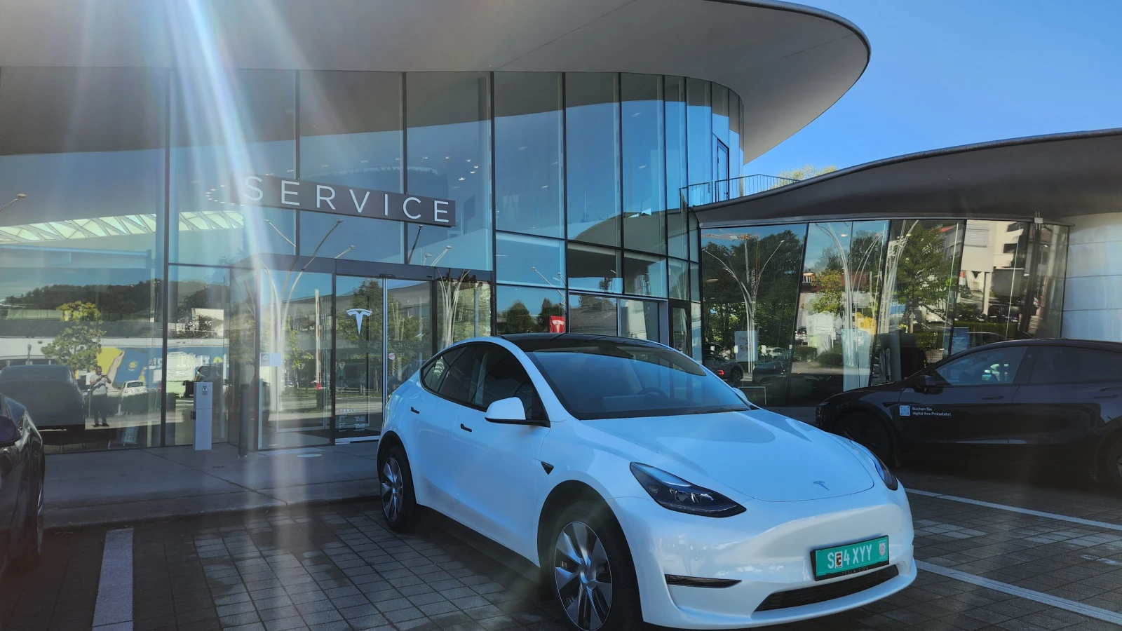 Tesla Model Y LR + Гаранция + Теглич, снимка 3 - Автомобили и джипове - 54745831