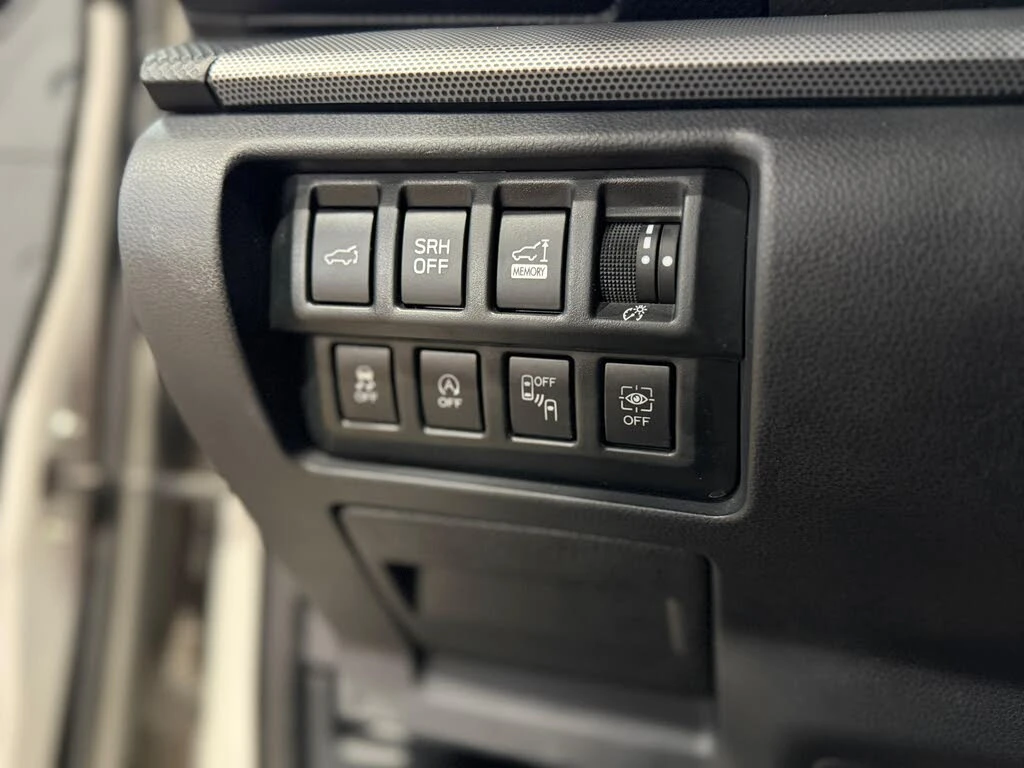 Subaru Forester LIMITED* КОЖА* ПОДГРЕВ* КАМЕРА* ДИСТРОНИК* LANE AS, снимка 12 - Автомобили и джипове - 54753285