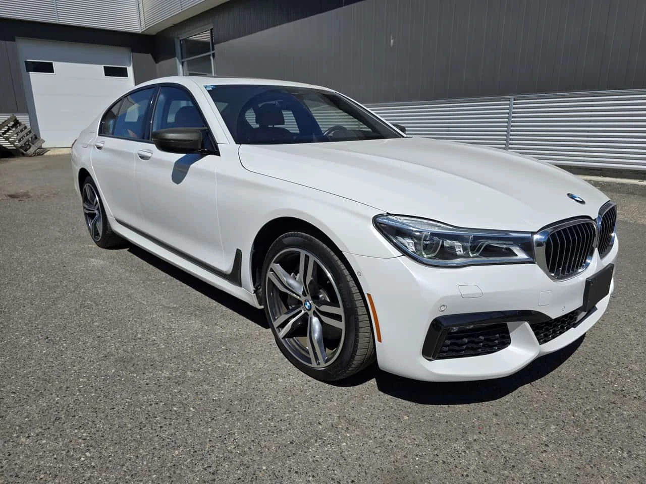 BMW 750 xDrive /360/DIS/Harman Kardon/