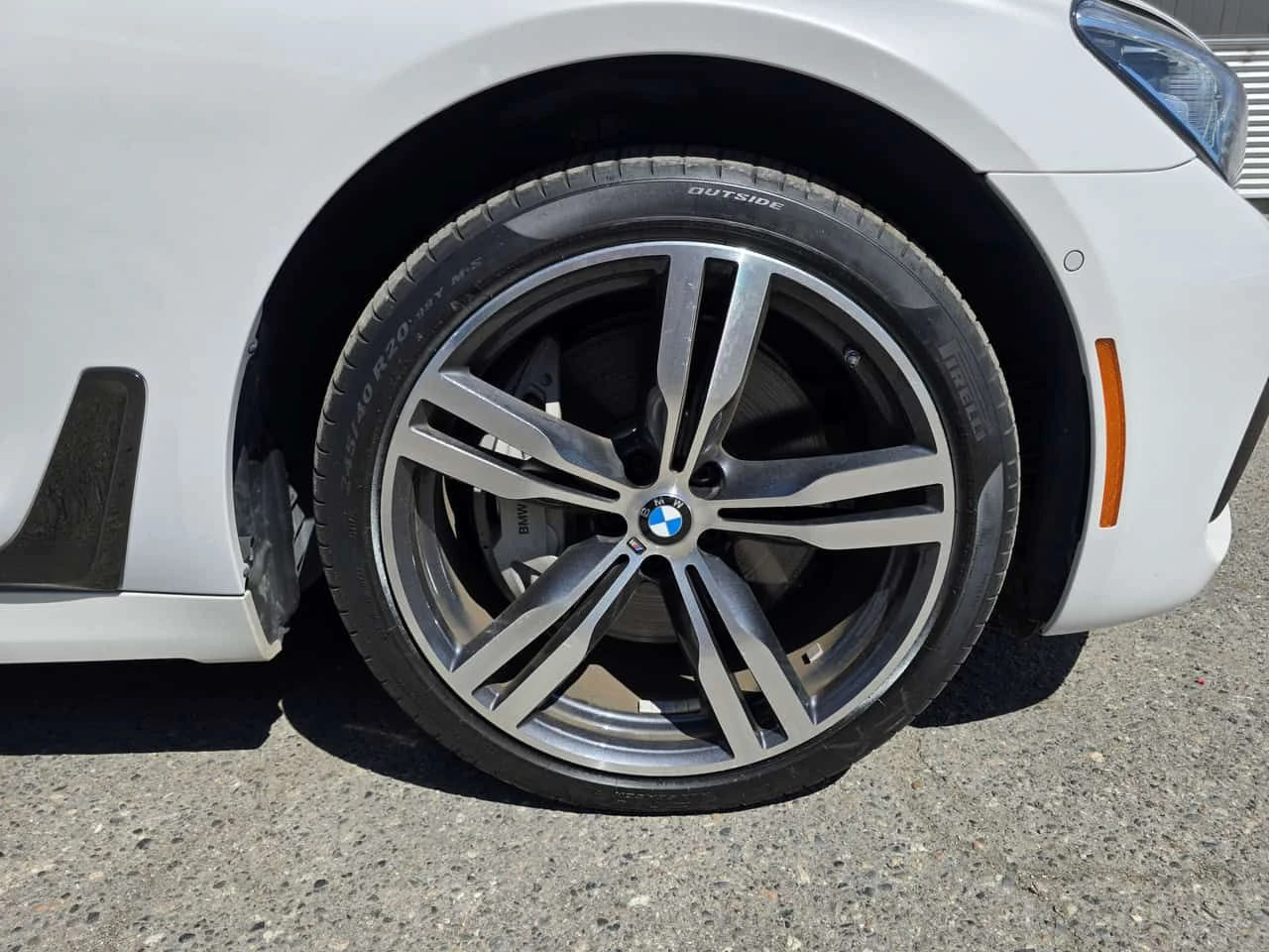 BMW 750 xDrive /360/DIS/Harman Kardon/, снимка 16 - Автомобили и джипове - 54776534