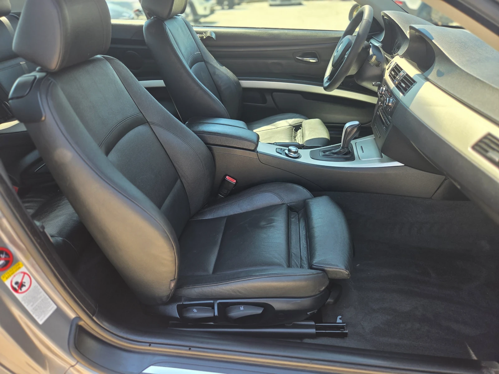 BMW 320 2.0d/КУПЕ/NAVI/АВТОМАТ, снимка 12 - Автомобили и джипове - 55071500