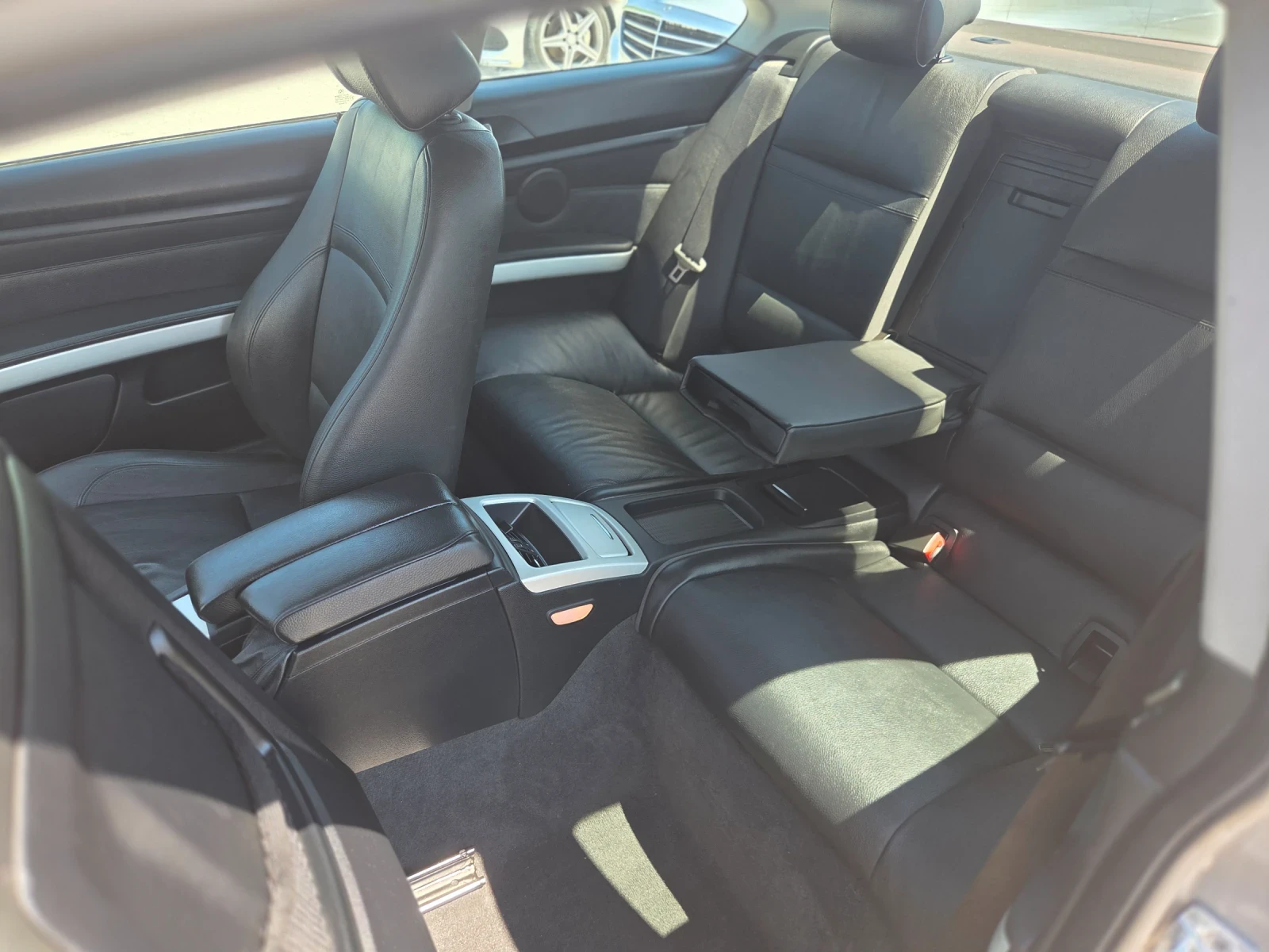 BMW 320 2.0d/КУПЕ/NAVI/АВТОМАТ, снимка 10 - Автомобили и джипове - 55071500