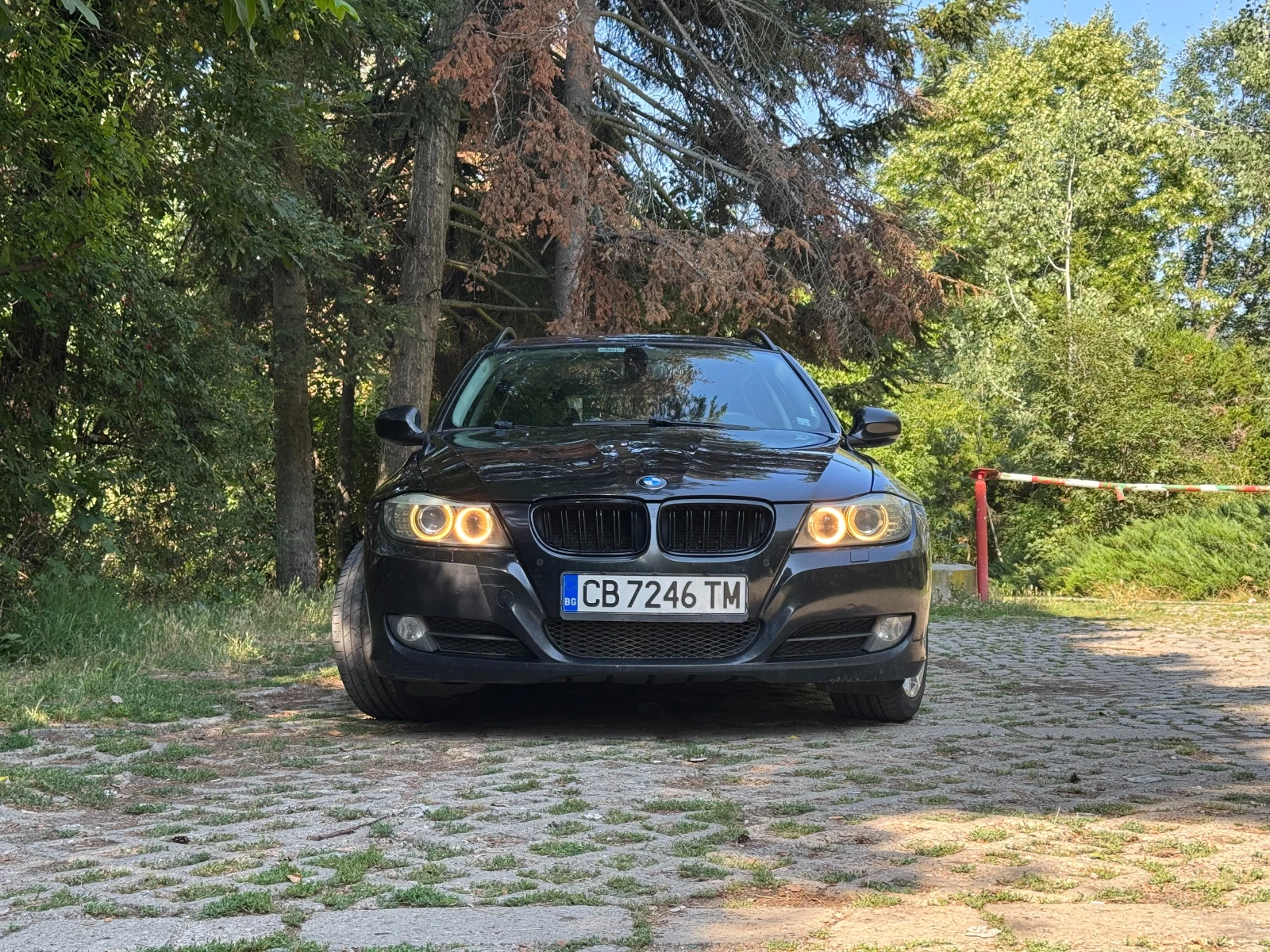 BMW 320, снимка 15 - Автомобили и джипове - 55358436