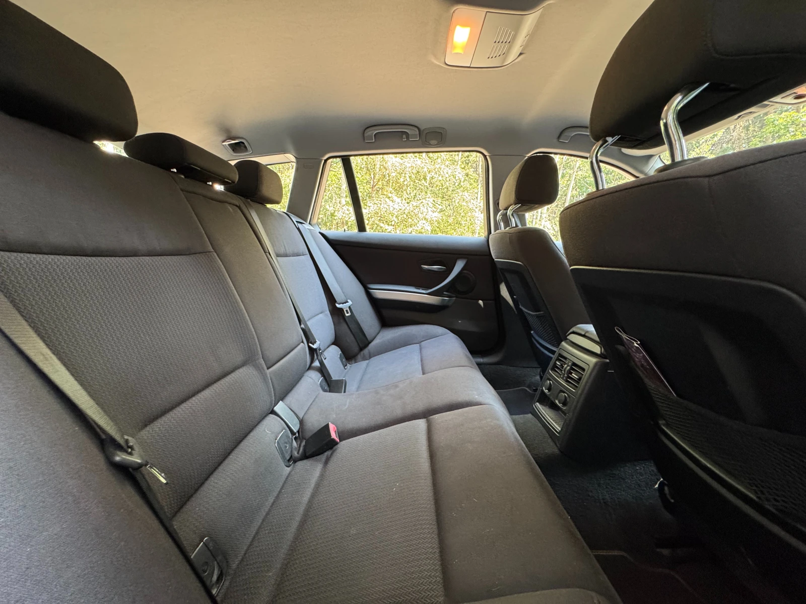 BMW 320, снимка 9 - Автомобили и джипове - 55358436