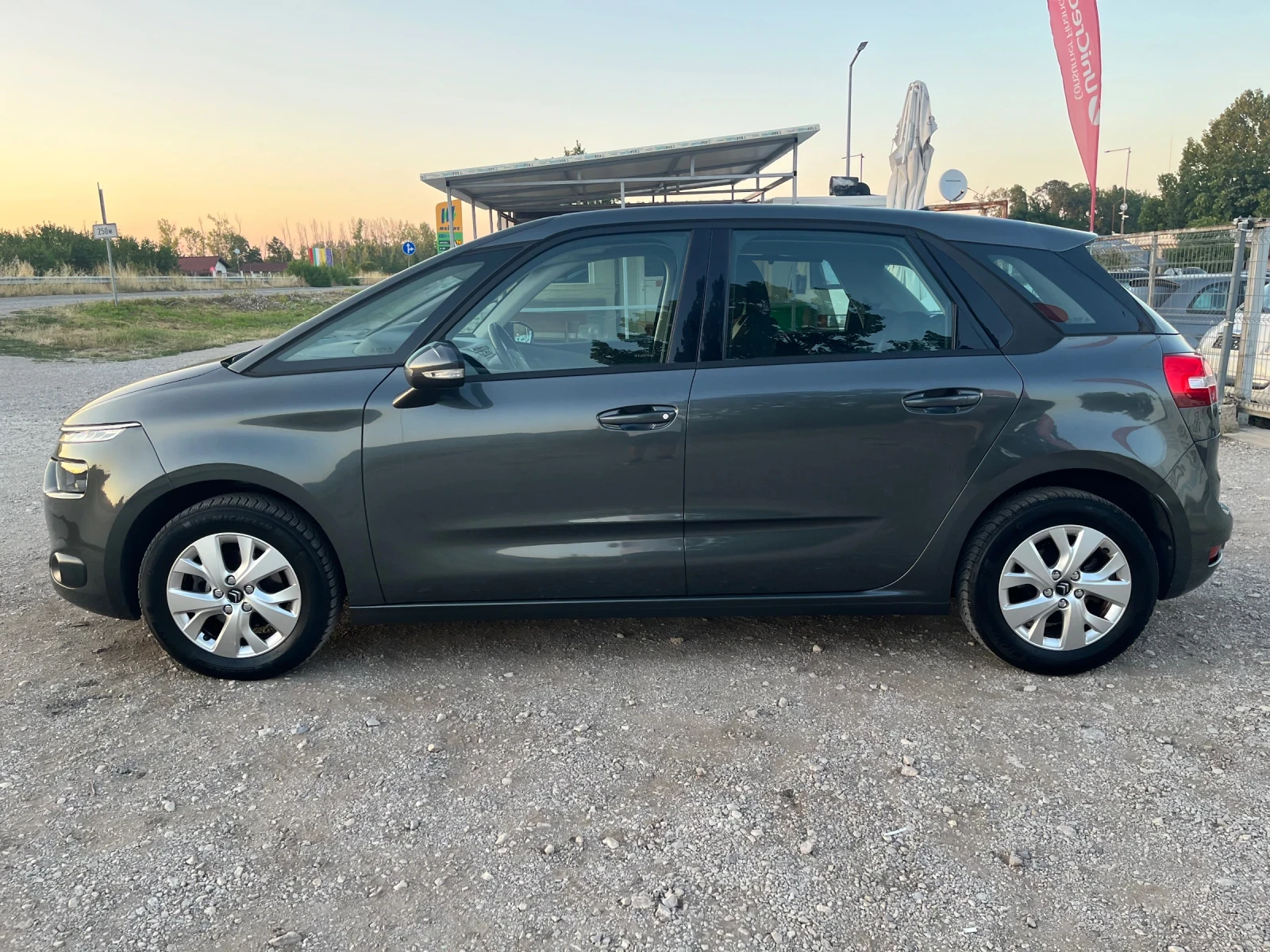 Citroen C4 Picasso 1.6HDI-115-NAVI-ITALIA, снимка 12 - Автомобили и джипове - 55496631