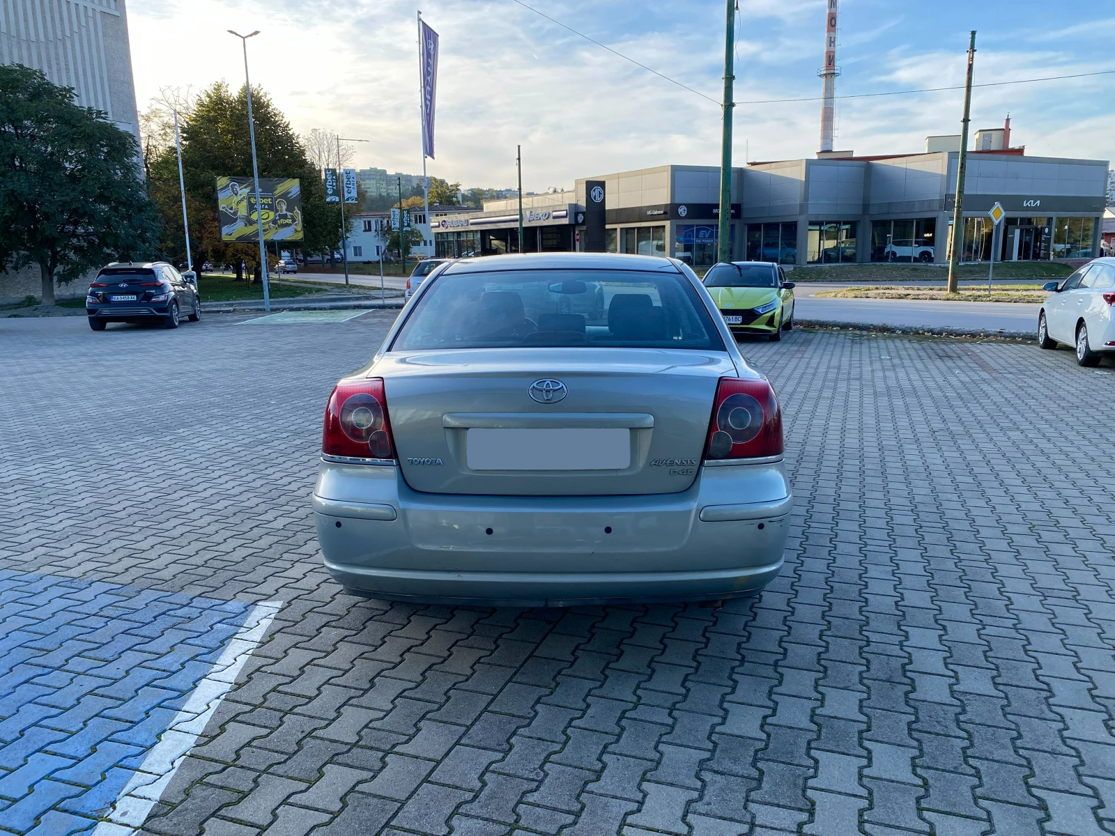 Toyota Avensis, снимка 4 - Автомобили и джипове - 56658793