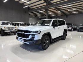 Toyota Land cruiser 300 GR, снимка 3