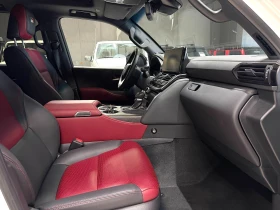 Toyota Land cruiser 300 GR, снимка 13