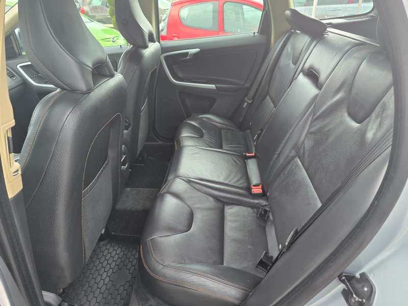 Volvo XC60 2, 4 D АВТОМАТИК !! , снимка 11 - Автомобили и джипове - 51455789