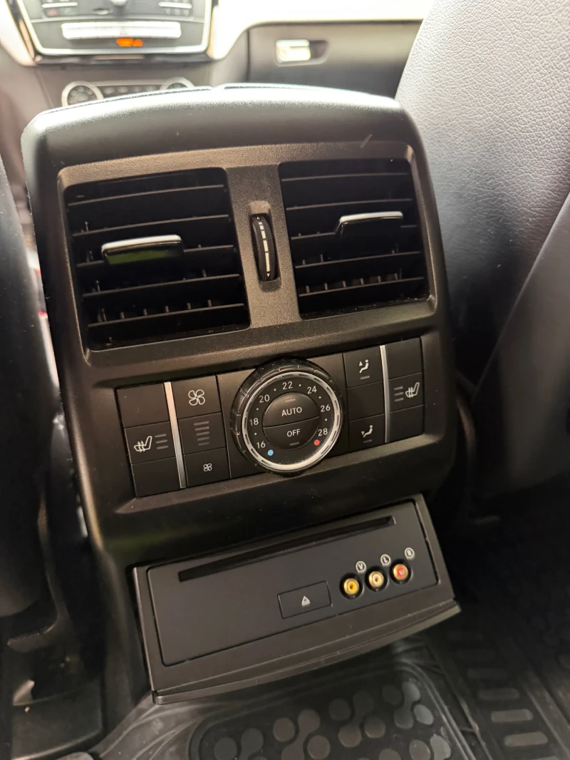 Mercedes-Benz GLE Coupe AMG 4MATIC , снимка 16 - Автомобили и джипове - 52967282