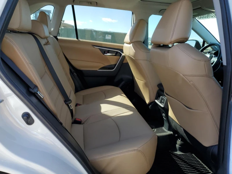 Toyota Rav4 2.5 XLE PREMIUM, снимка 9 - Автомобили и джипове - 53125110