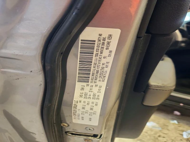 Jeep Cherokee 2.4L 4 4X4 W/FRONT WHL DRV, снимка 13 - Автомобили и джипове - 53989720