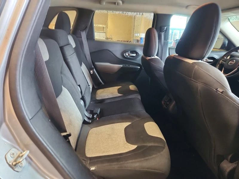 Jeep Cherokee 2.4L 4 4X4 W/FRONT WHL DRV, снимка 11 - Автомобили и джипове - 53989720