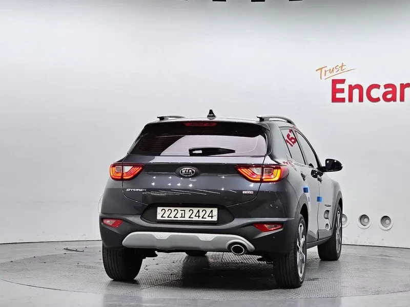 Kia Stonic, снимка 4 - Автомобили и джипове - 55702402