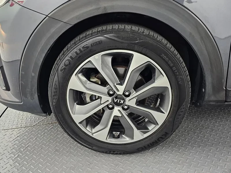 Kia Stonic, снимка 5 - Автомобили и джипове - 55702402