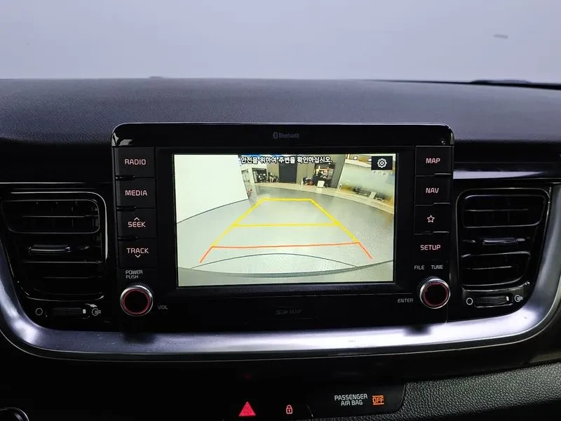 Kia Stonic, снимка 15 - Автомобили и джипове - 55702402