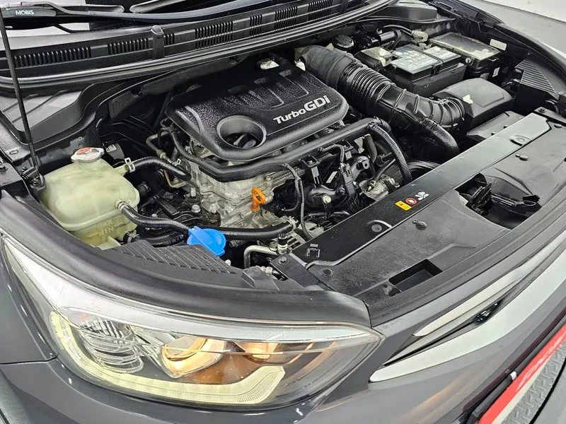 Kia Stonic, снимка 6 - Автомобили и джипове - 55702402