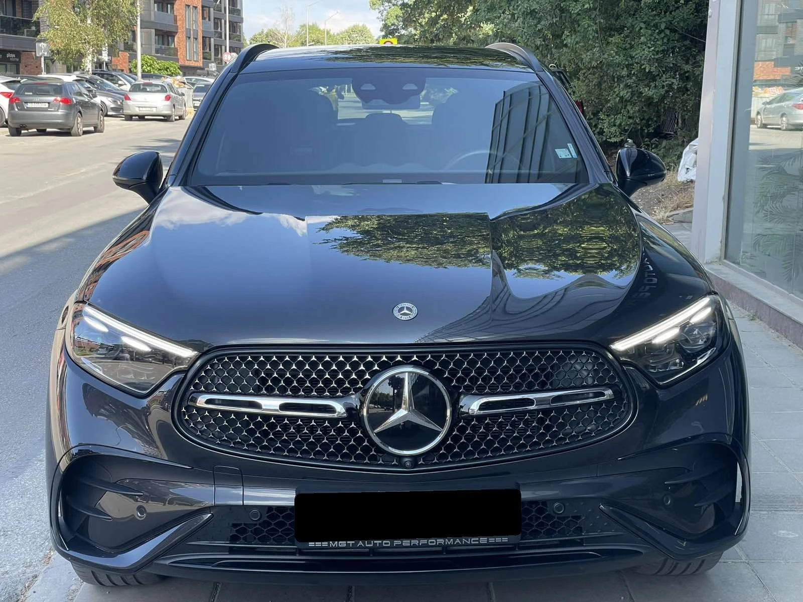 Mercedes-Benz GLC 300 d 4Matic AMG Line = MGT Select 2 = Гаранция - изображение 3