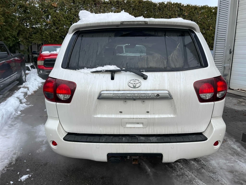 Toyota Sequoia * 4WD Platinum 5.7L * CARFAX * БЕЗ ПЪРВОНАЧАЛНА ВН - изображение 4