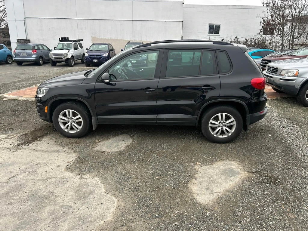 VW Tiguan * 4MOTION 4dr Auto * CARFAX * ЦЕНА ДО БГ - изображение 2
