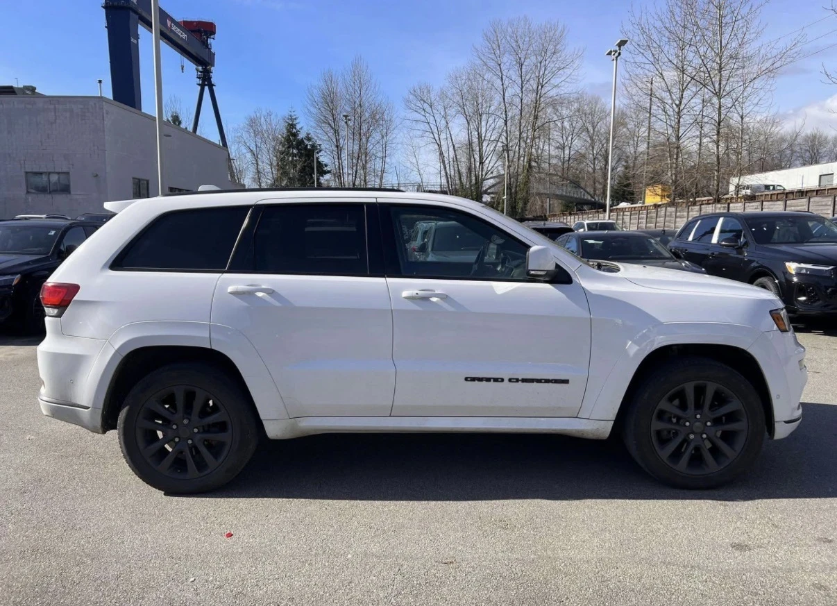 Jeep Grand cherokee OVERLAND * 5.7 HEMI * AWD * БЕЗ ИНЦИДЕНТИ * , снимка 3 - Автомобили и джипове - 54576113
