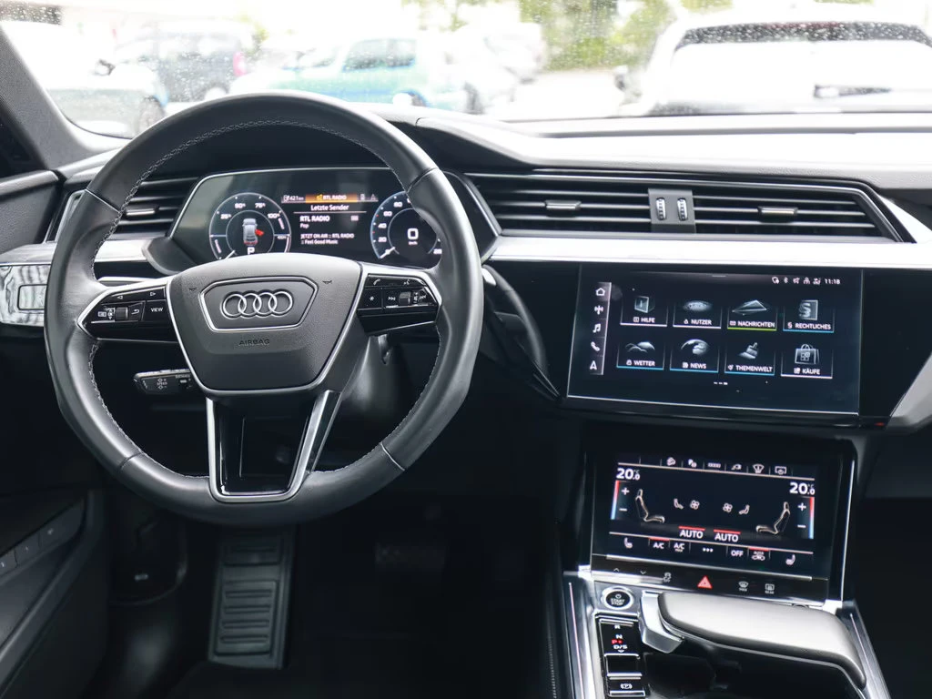 Audi Q8 E-TRON/340HP/50/SPORTBACK/S-LINE/PANO/CAM/712z, снимка 6 - Автомобили и джипове - 55562614
