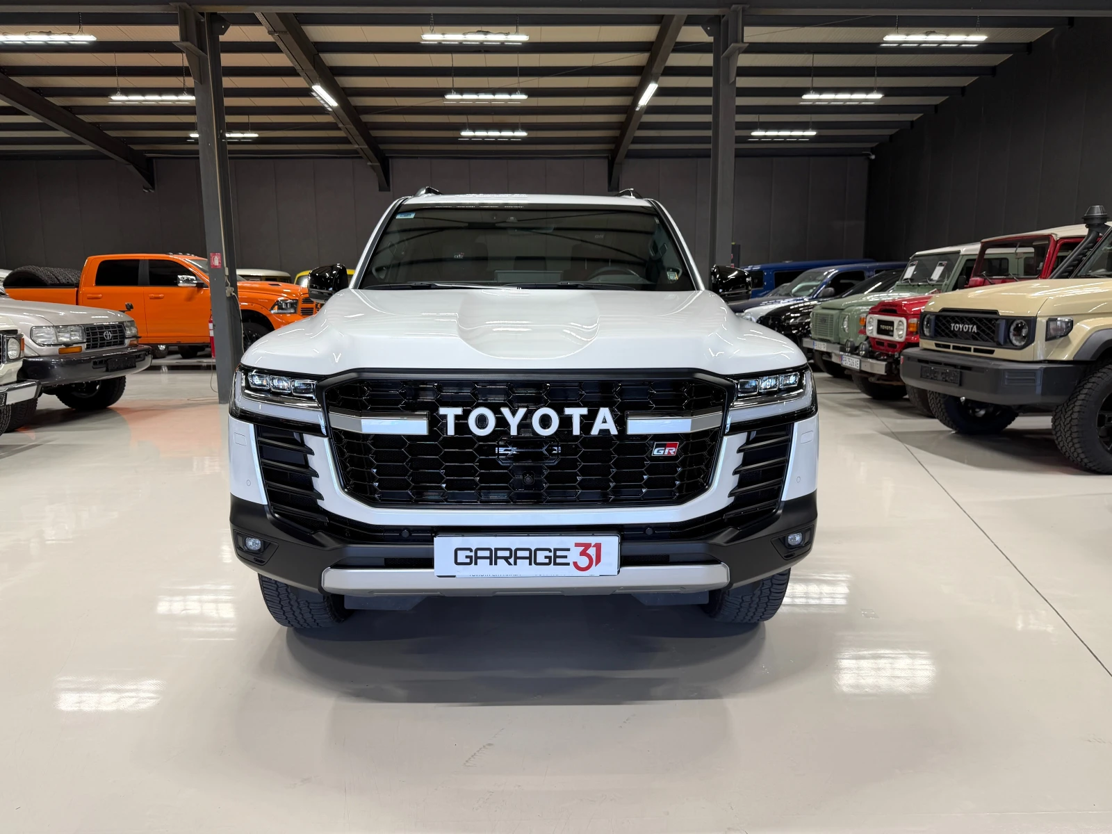 Toyota Land cruiser 300 GR, снимка 2 - Автомобили и джипове - 55644182