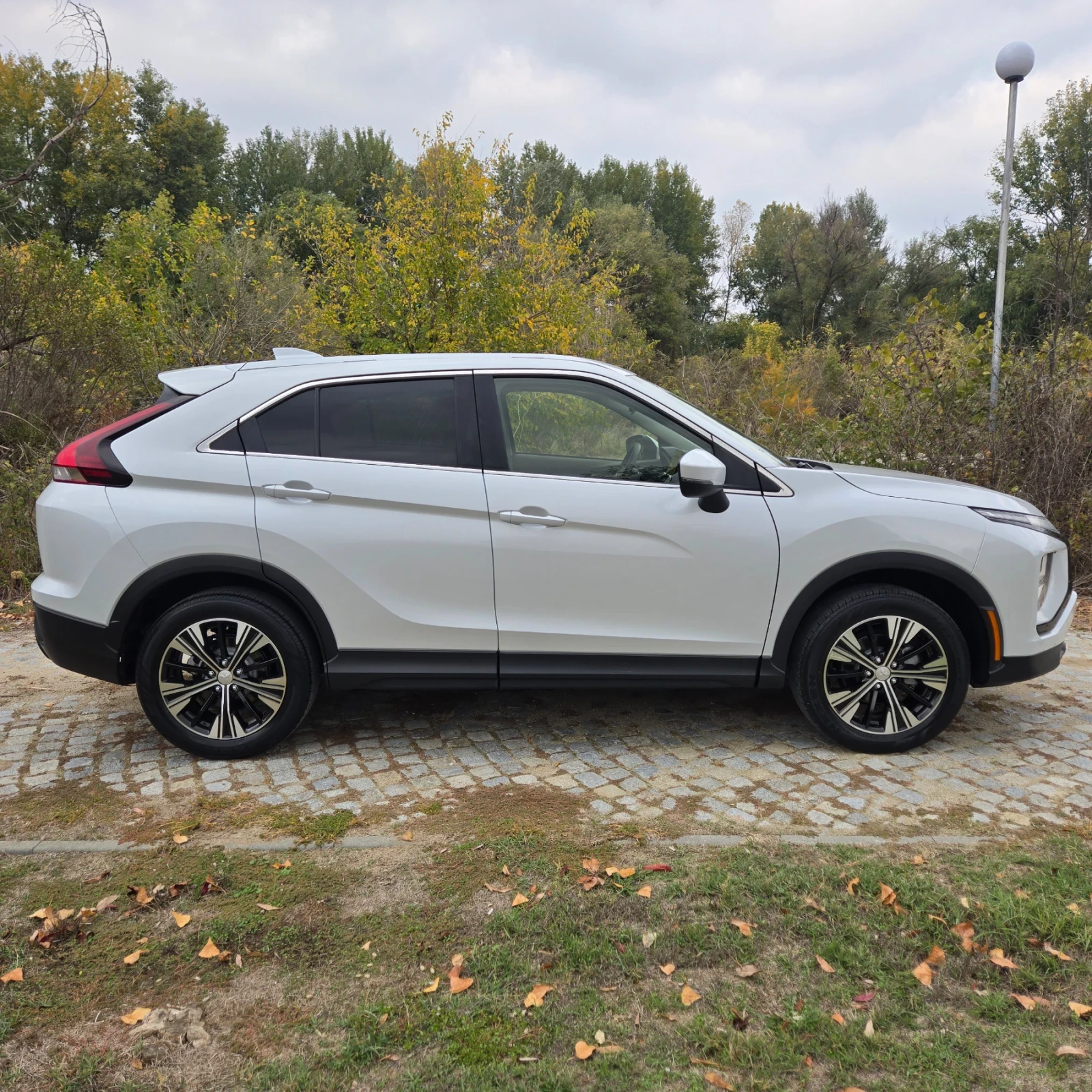 Mitsubishi Eclipse Cross 1.5L AWD, снимка 4 - Автомобили и джипове - 56649847