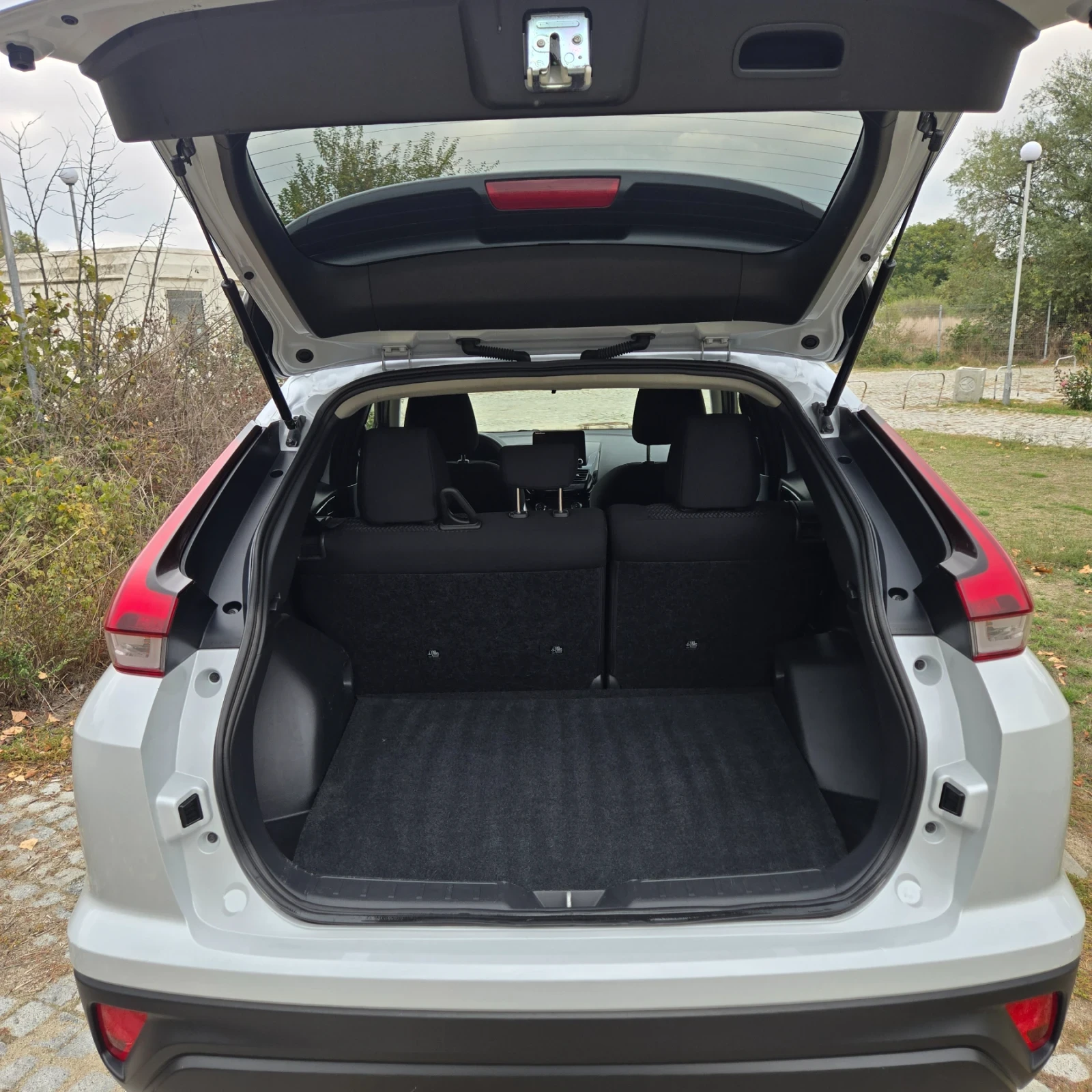 Mitsubishi Eclipse Cross 1.5L AWD, снимка 8 - Автомобили и джипове - 56649847