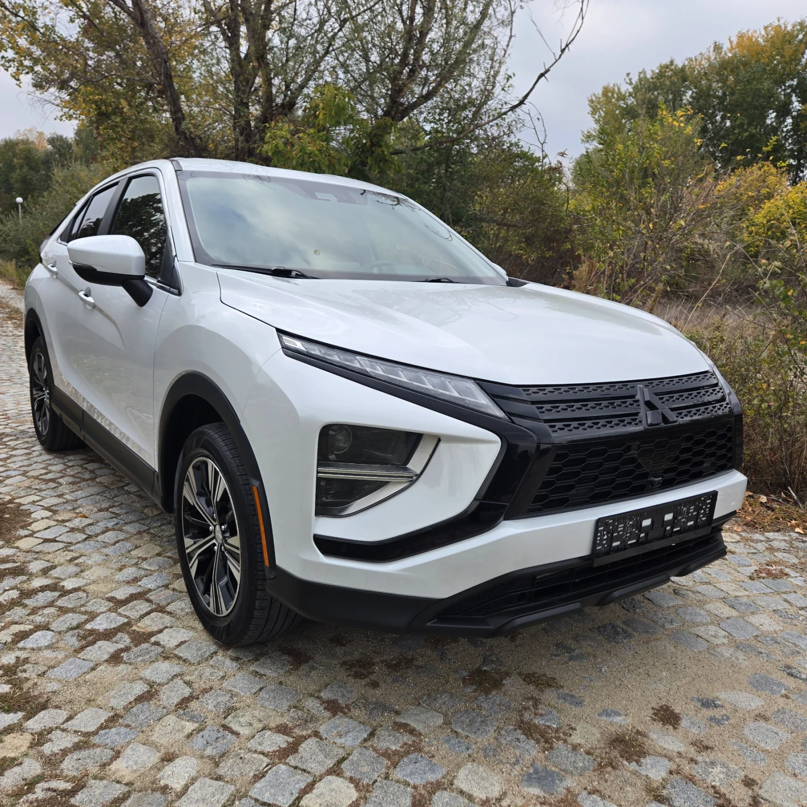 Mitsubishi Eclipse Cross 1.5L AWD, снимка 2 - Автомобили и джипове - 56649847