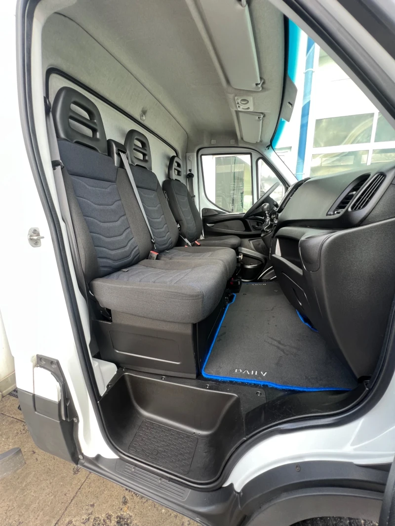 Iveco Daily 35c15 / 3.0L / Падащ борд / Б-категория, снимка 13 - Бусове и автобуси - 48450289