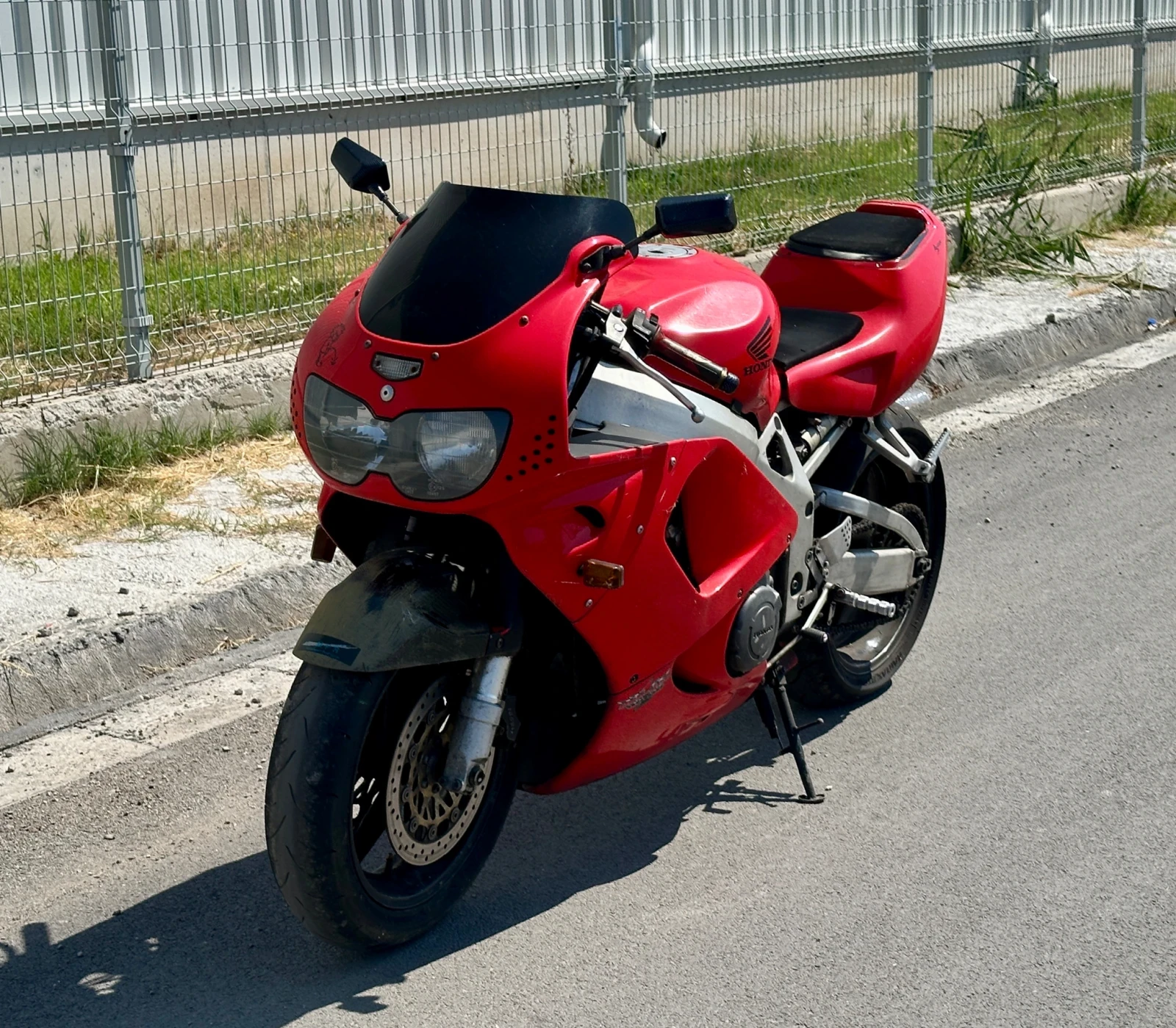 Honda Cbr 900RR sc33 Fireblade - изображение 2