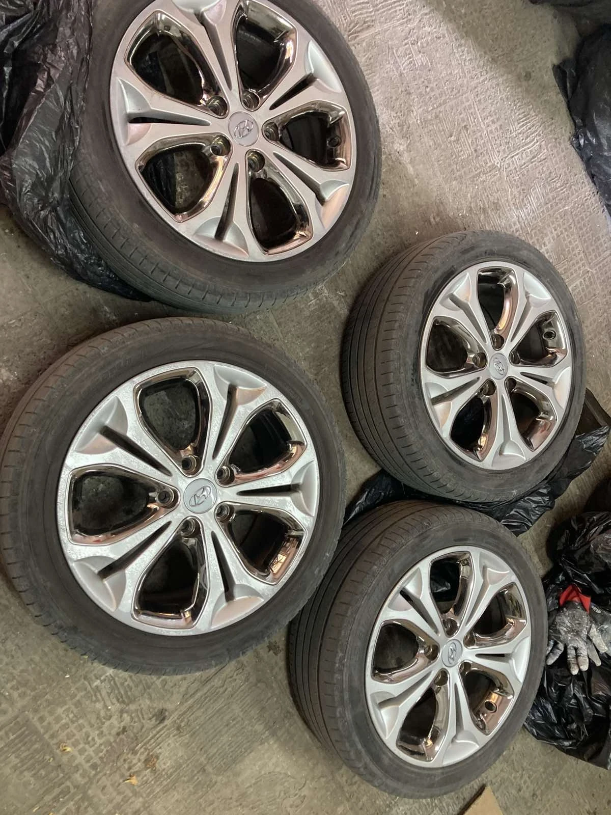   225/45R17  Hyundai | Mobile.bg   1