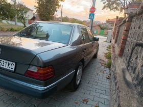 Mercedes-Benz 124 2.3i, снимка 4