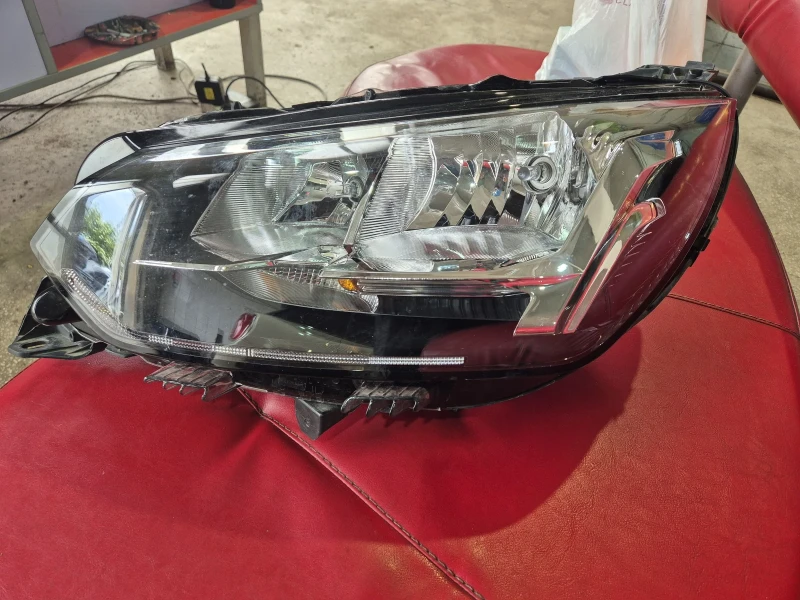 Peugeot 208 1, 2  VTI-82PS-HM05, снимка 9 - Автомобили и джипове - 44016289