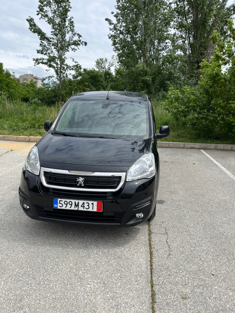 Peugeot Partner Товарен автомобил, снимка 12 - Автомобили и джипове - 46095740
