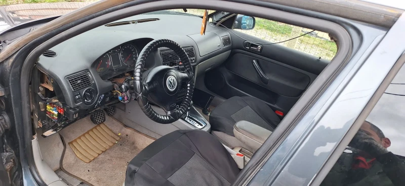 VW Golf, снимка 5 - Автомобили и джипове - 48518786