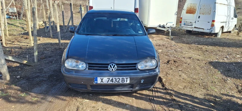 VW Golf, снимка 1 - Автомобили и джипове - 48518786