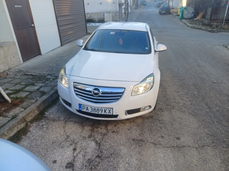 Opel Insignia, снимка 1 - Автомобили и джипове - 48793406