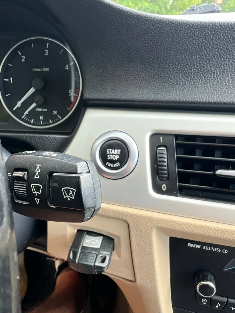 BMW 330 XDrive, снимка 9 - Автомобили и джипове - 53013511