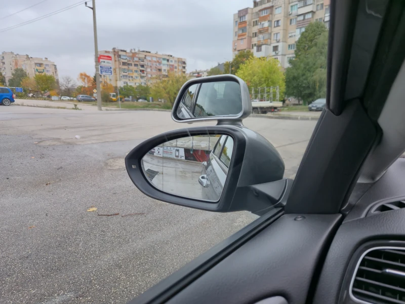 VW Golf, снимка 16 - Автомобили и джипове - 52113612