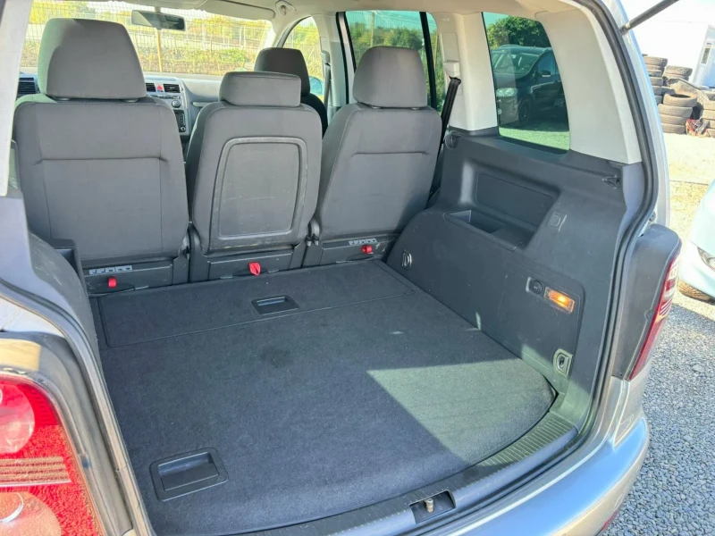 VW Touran 2.0TDI NAVI GERMANY , снимка 12 - Автомобили и джипове - 52315714