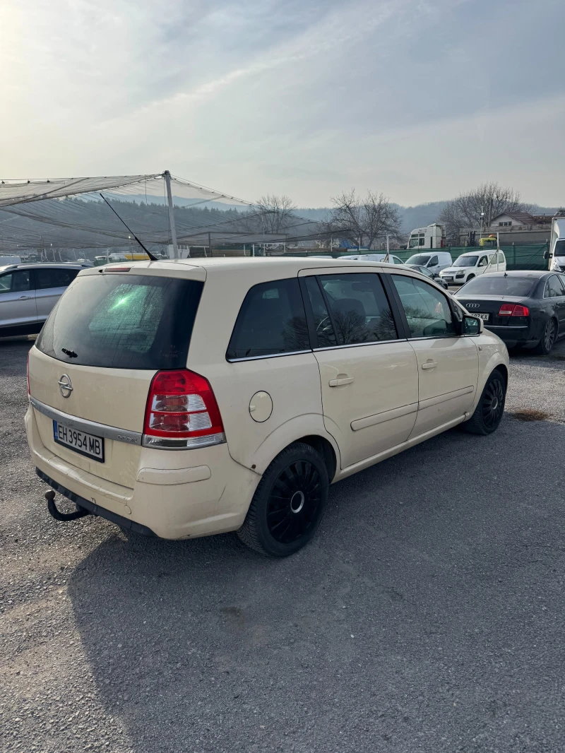 Opel Zafira 1.7 d, снимка 4 - Автомобили и джипове - 52811044