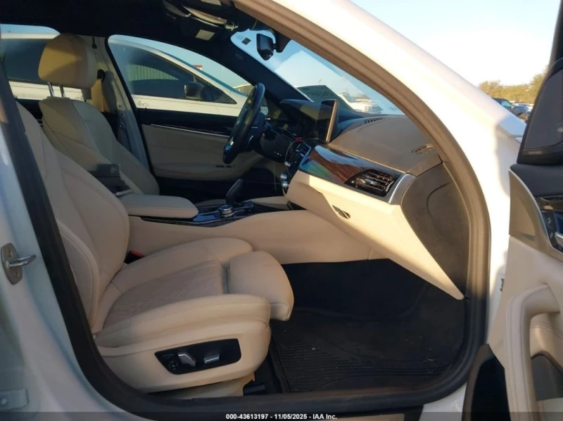 BMW 530 * I * CARFAX * БЕЗ ПЪРВОНАЧАЛНА ВНОСКА, снимка 5 - Автомобили и джипове - 52924447