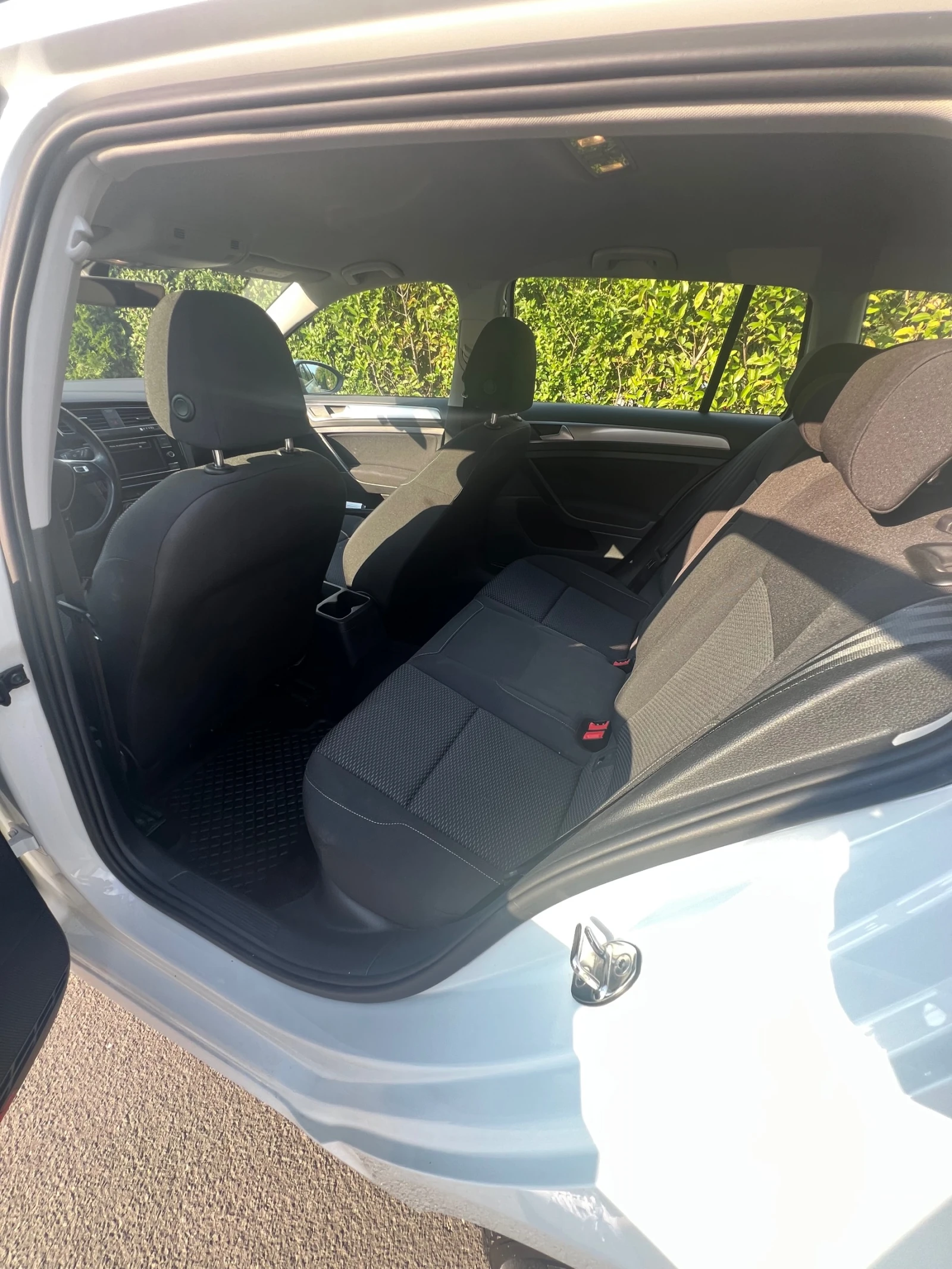 VW Golf Variant 1.6 TDI, Първи собственик - изображение 10
