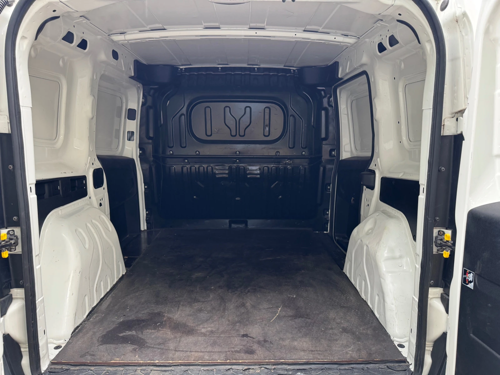 Opel Combo 1.6CDTi Klimatik - изображение 9